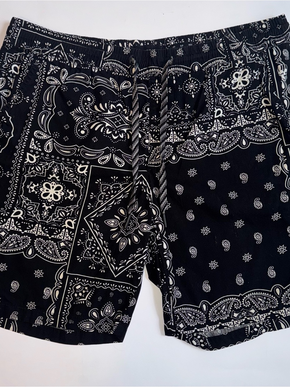 Cactus Man Ricky Singh Men’s XL Black White Bandana Paisley Print Shorts Cotton